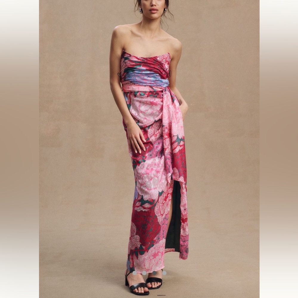 Hutch Julietta Strapless Chiffon Side-Slit
Column Gown 6